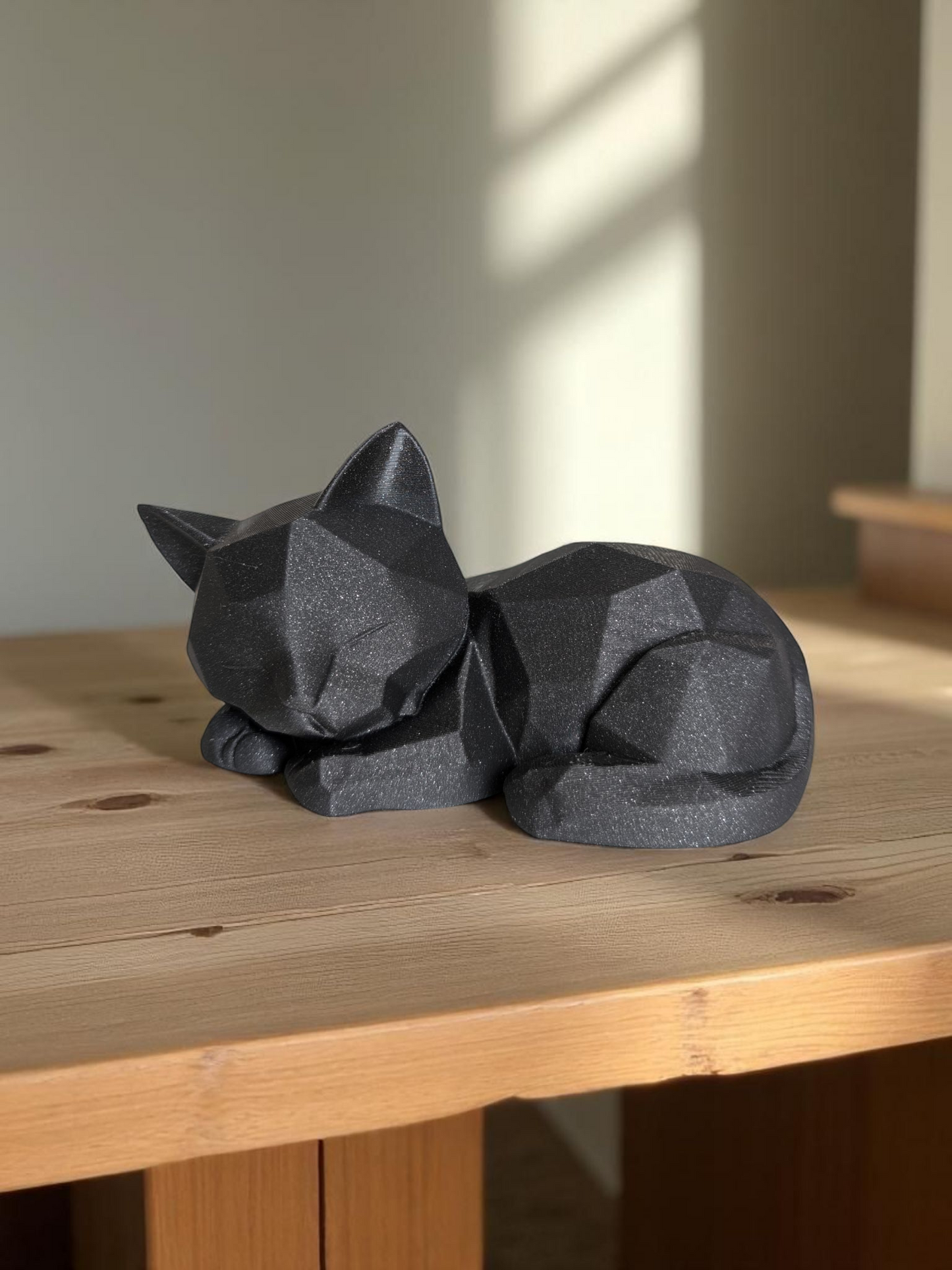 Low Poly Cat Sculpture – 3D Printed Modern Minimalist Decor for Home or Office
