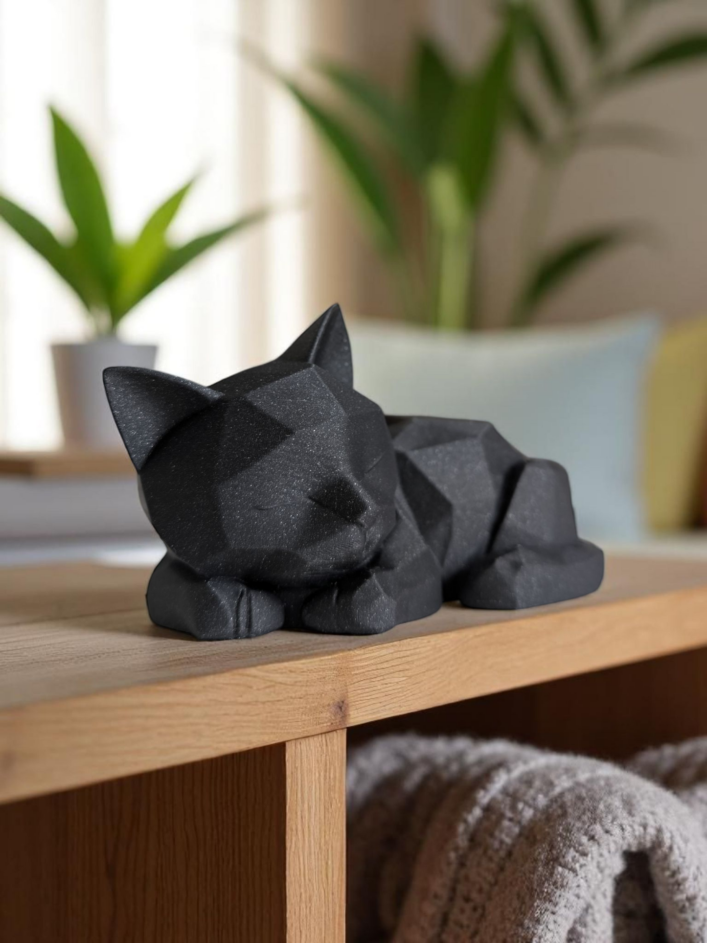 Low Poly Cat Sculpture – 3D Printed Modern Minimalist Decor for Home or Office