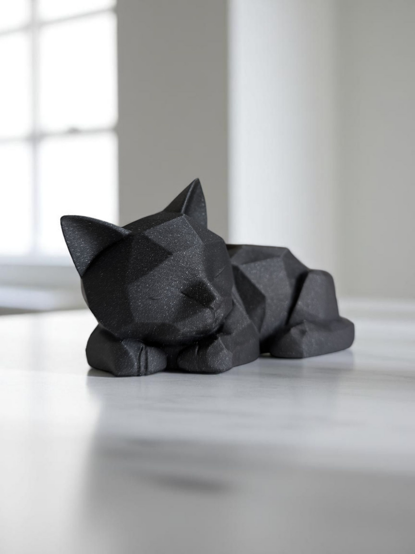 Low Poly Cat Sculpture – 3D Printed Modern Minimalist Decor for Home or Office