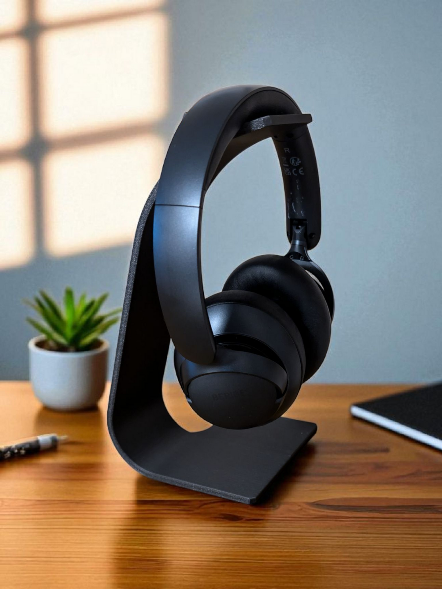 Minimalist 3D Printed Headphone Stand – Space-Saving Desk Display for Gamers, Creators & Audiophiles